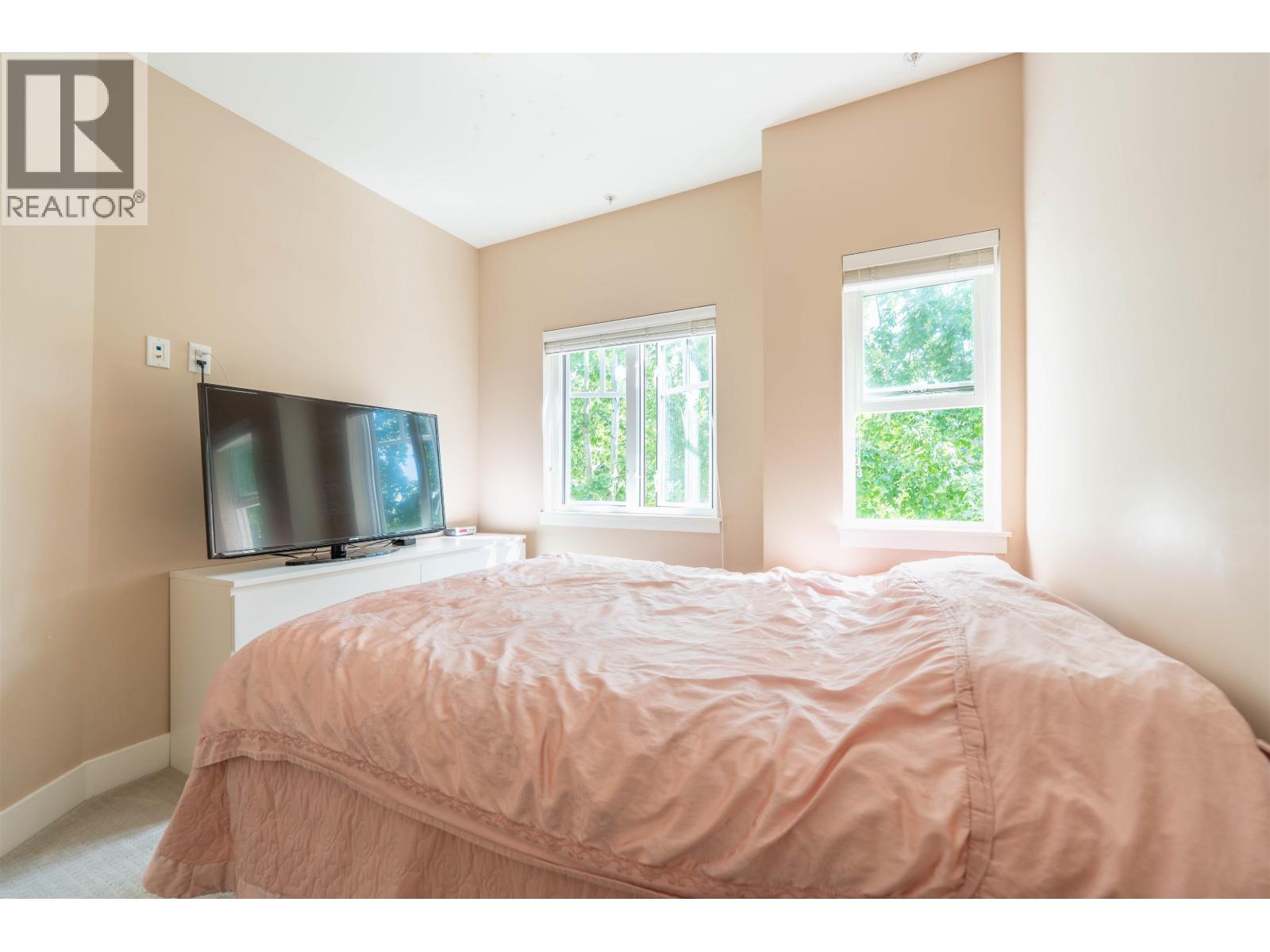 205 2263 Triumph Street Property Photo 22