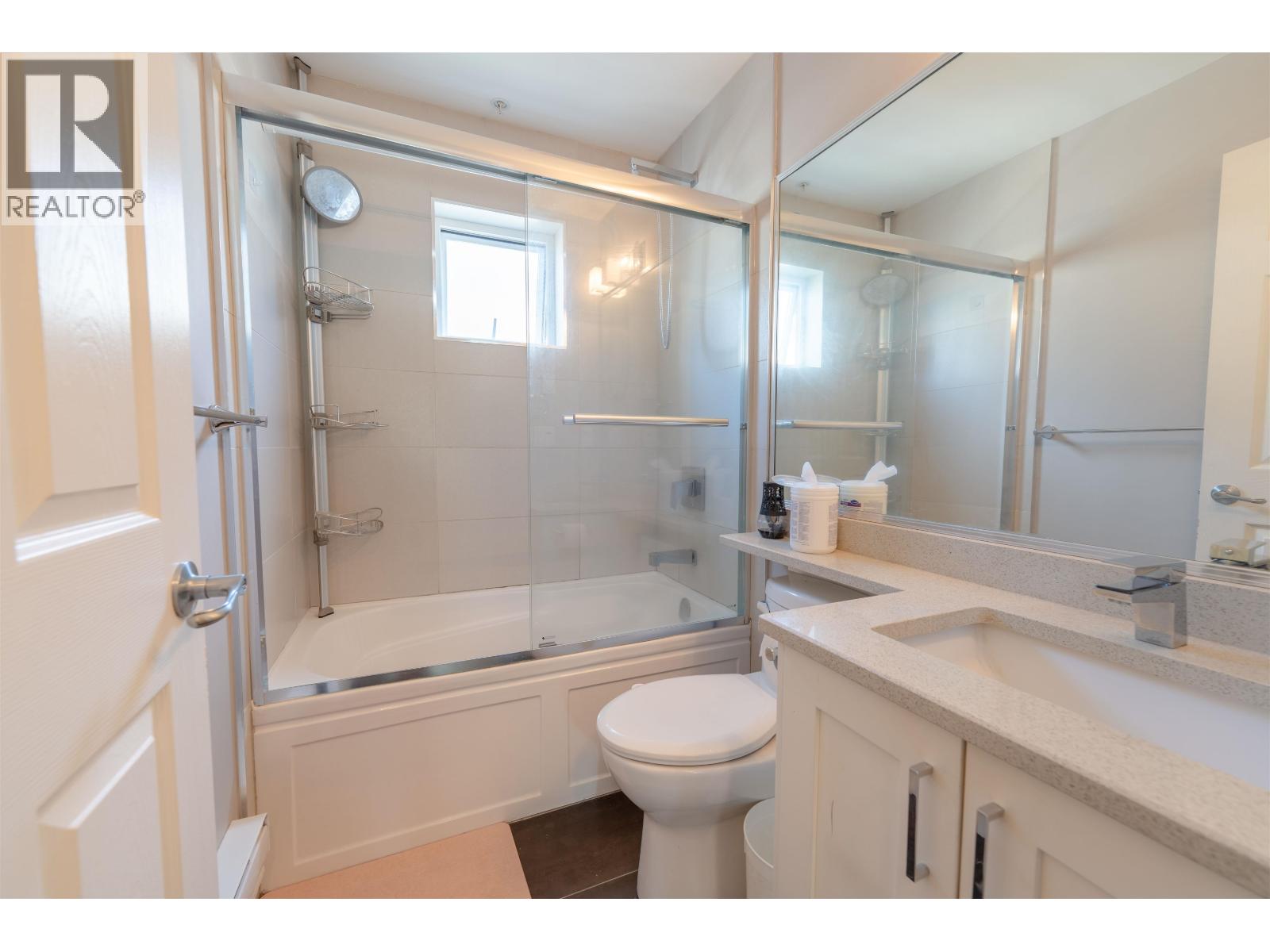 205 2263 Triumph Street Property Photo 27