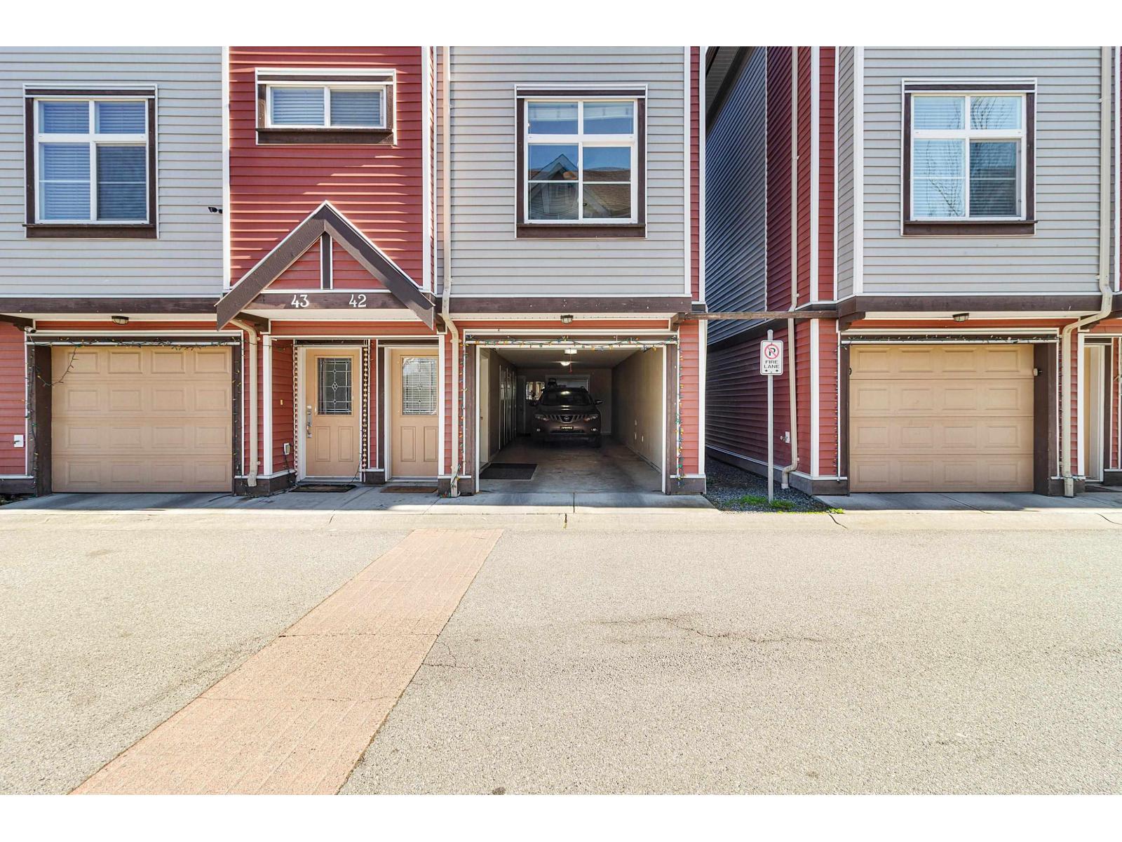 42 9405 121 Street Property Photo 6