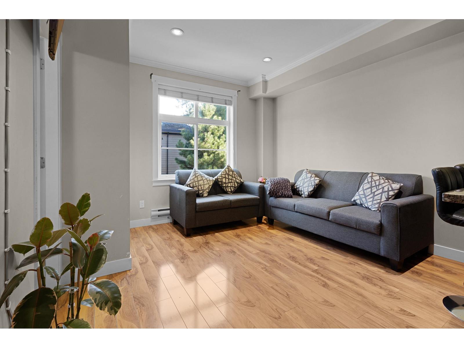 42 9405 121 Street Property Photo 8