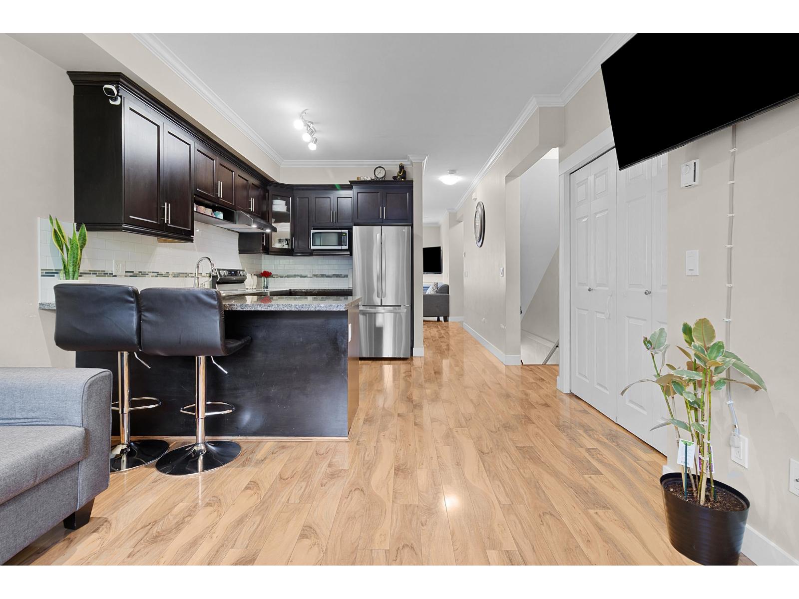 42 9405 121 Street Property Photo 10