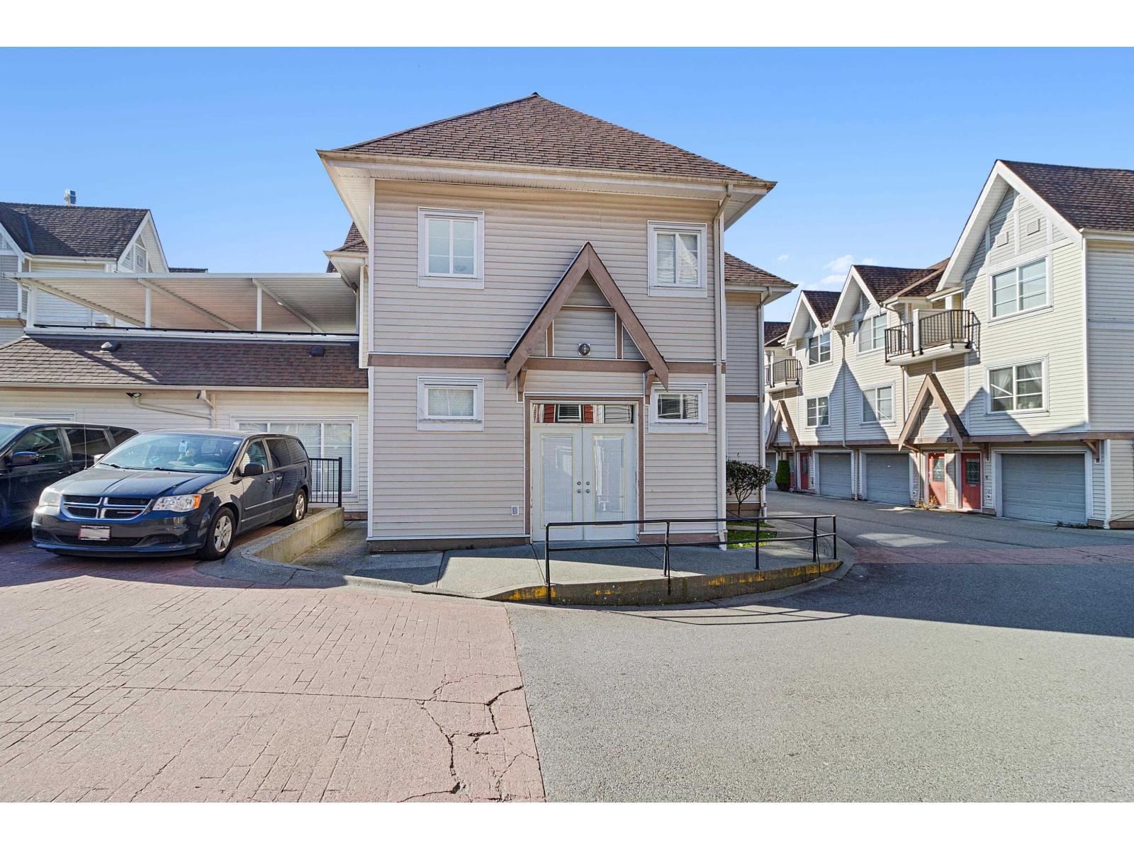 42 9405 121 Street Property Photo 35