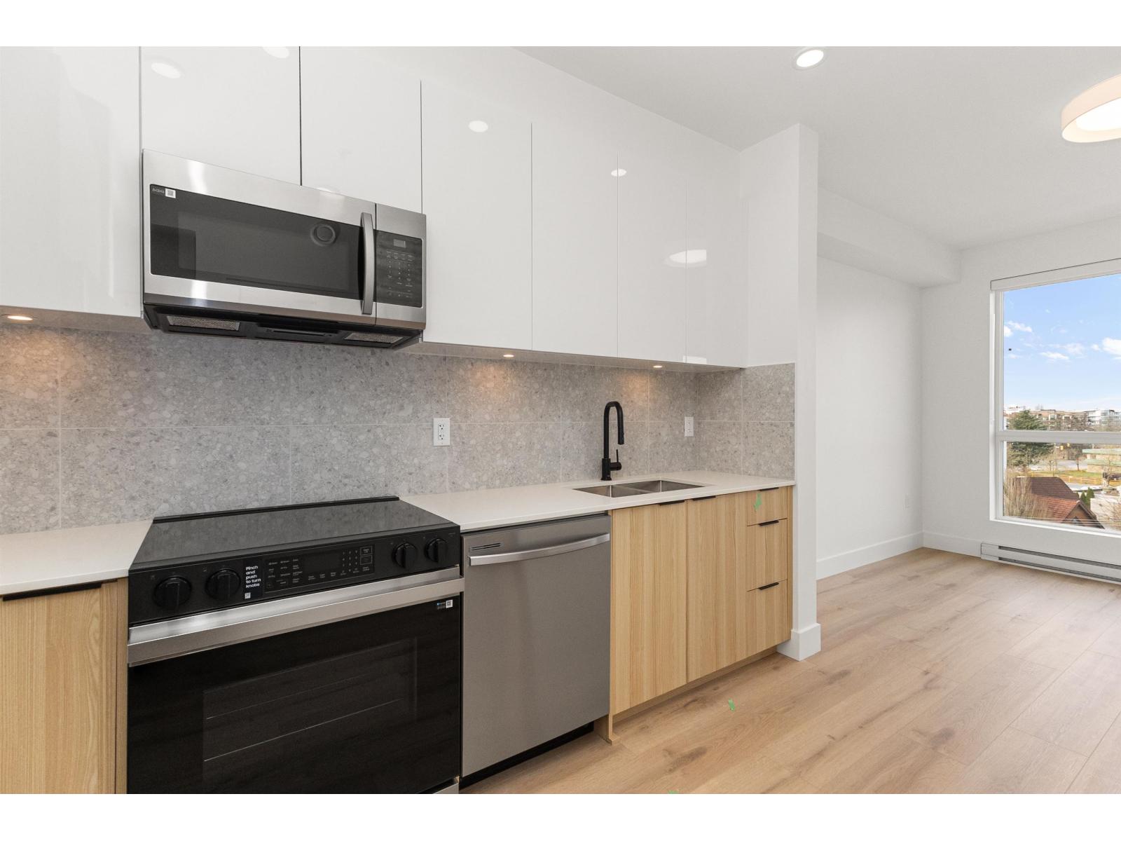 614 20769 Fraser Highway Property Photo 12