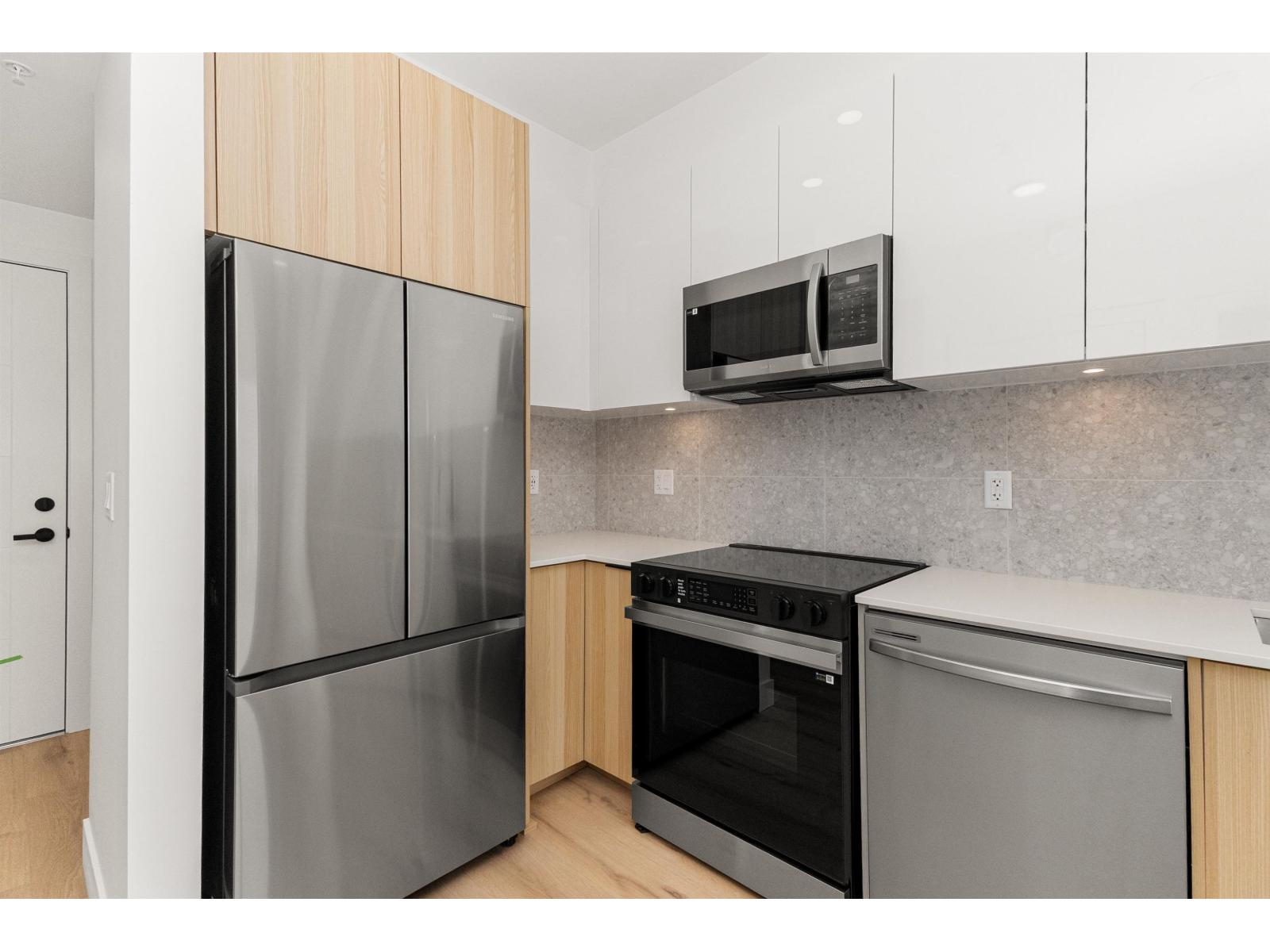 614 20769 Fraser Highway Property Photo 17