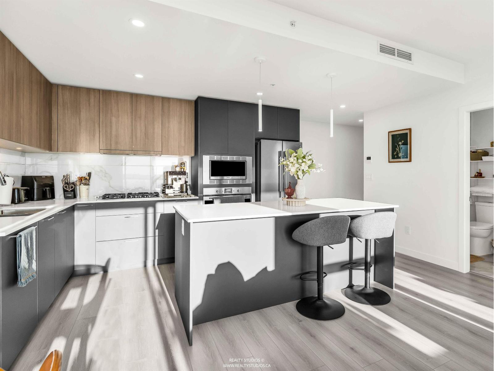 608 8551 201 Street Property Photo 5
