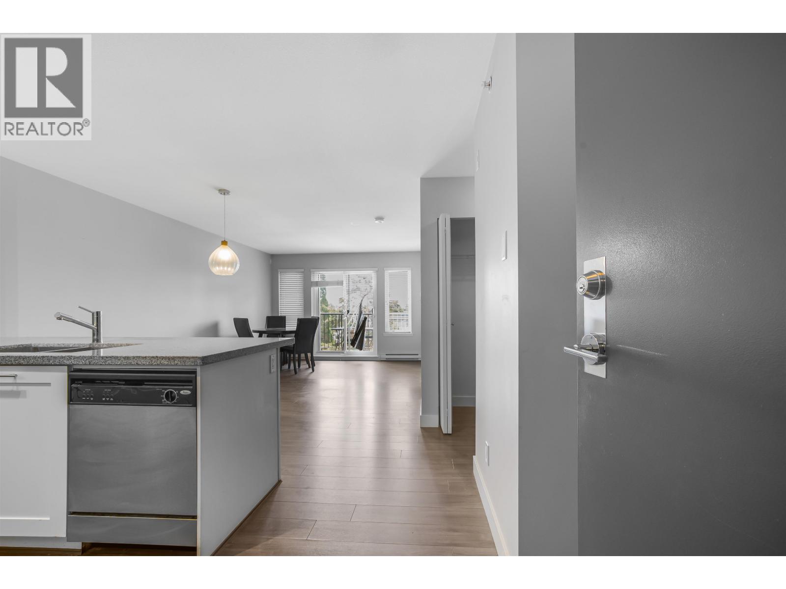 418 12075 Edge Street Property Photo 2
