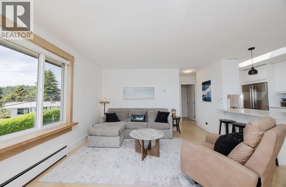 11 694 School Road Property Photo 4