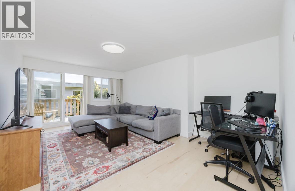 11 694 School Road Property Photo 14