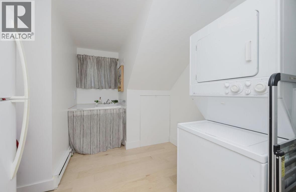 11 694 School Road Property Photo 15