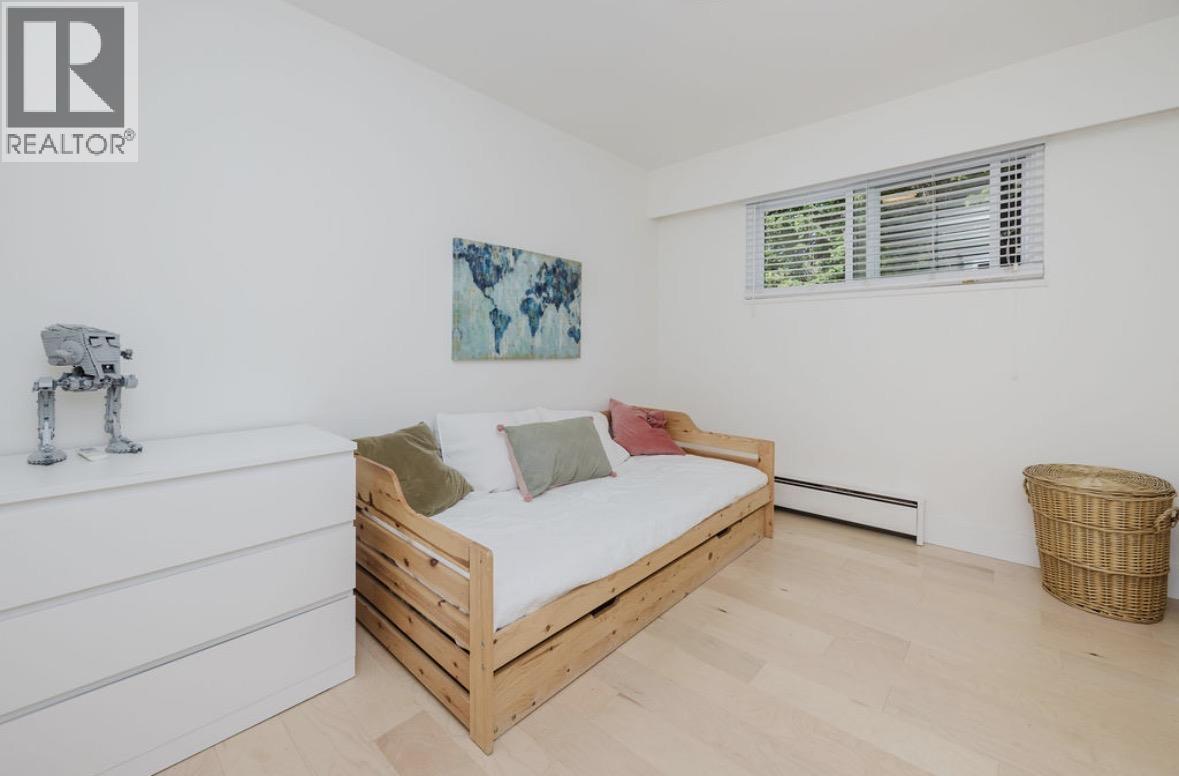 11 694 School Road Property Photo 16
