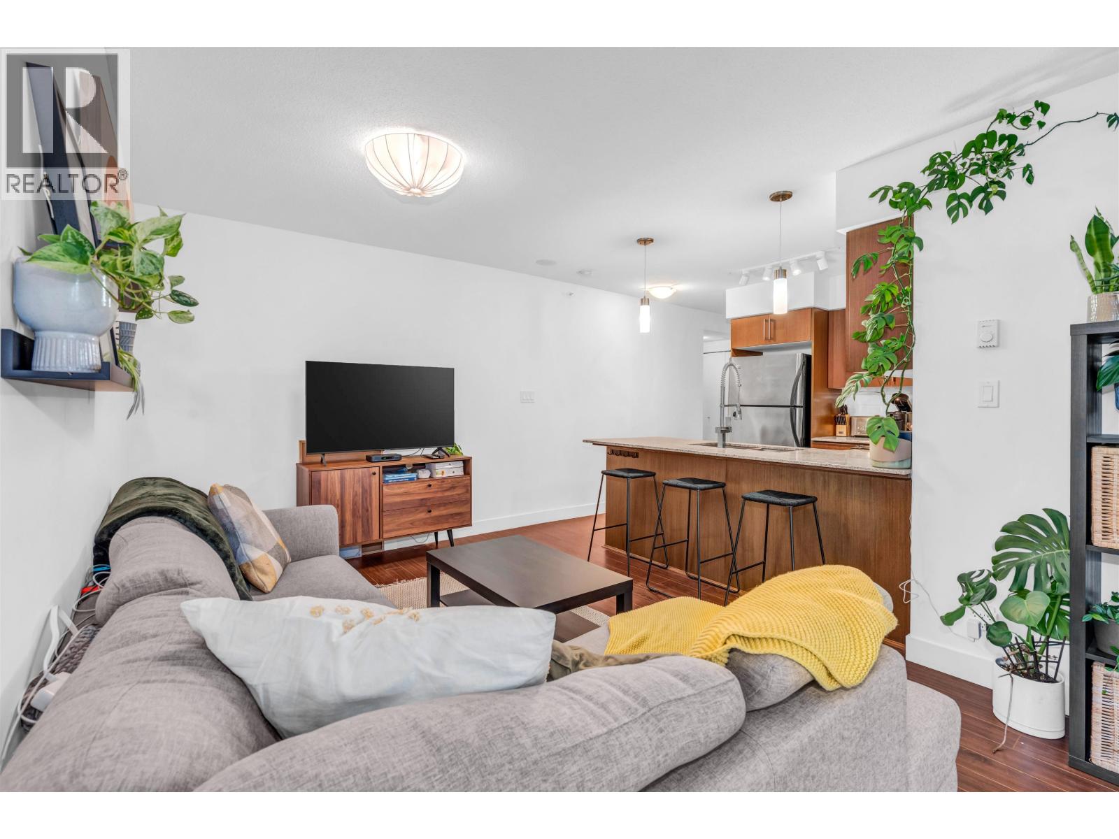 905 8068 Westminster Highway Property Photo 10