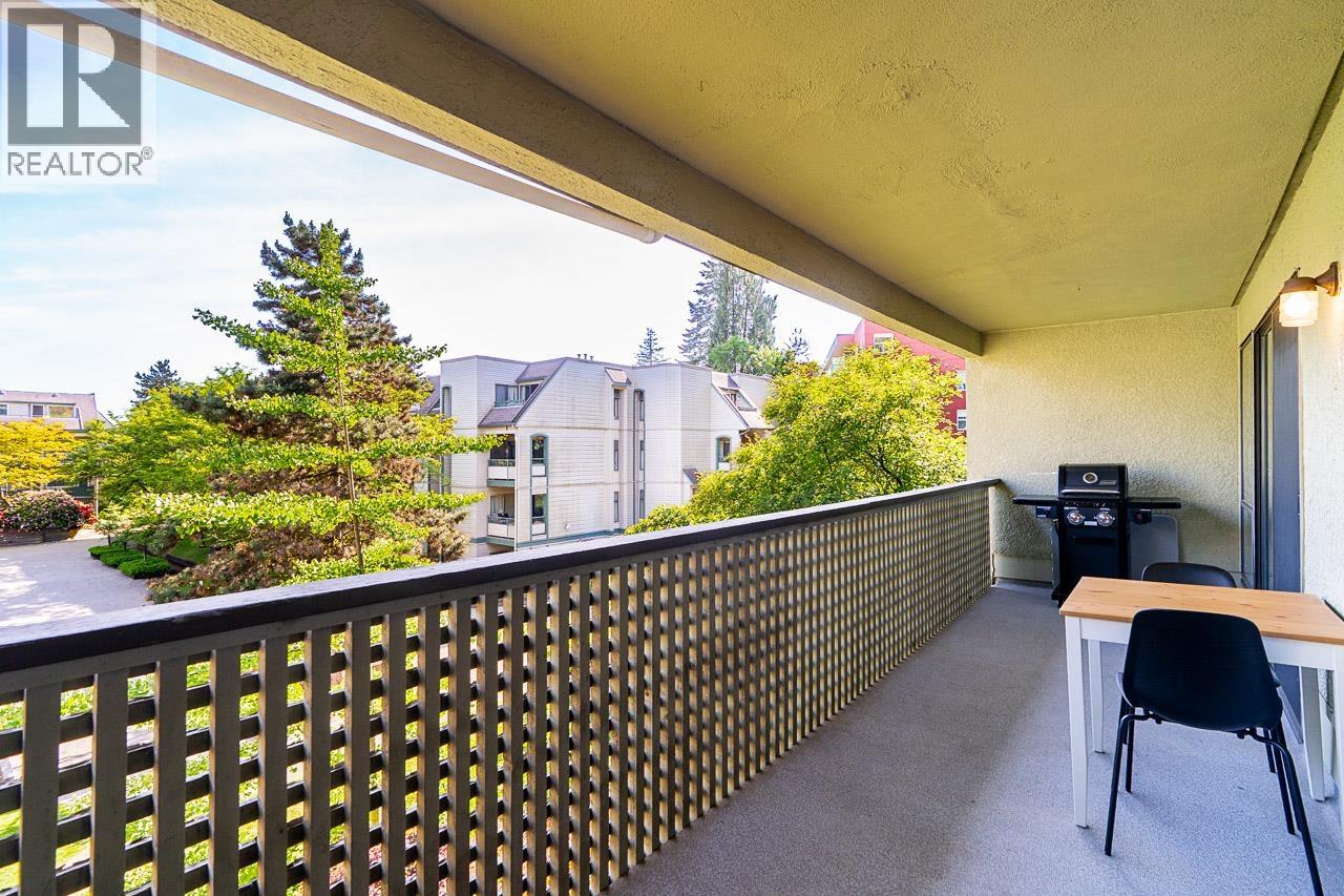 302 1200 Pacific Street Property Photo 18