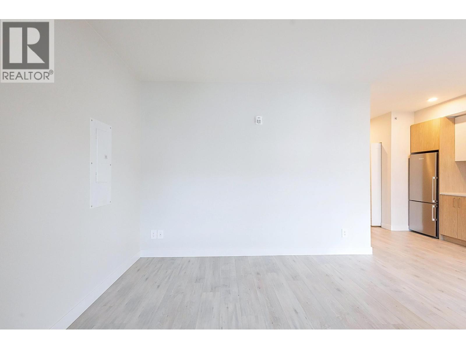 406 5535 Hastings Street Property Photo 5