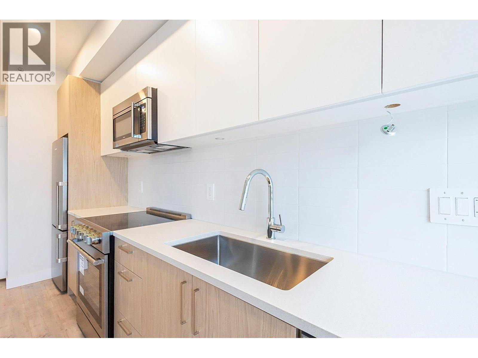 406 5535 Hastings Street Property Photo 6