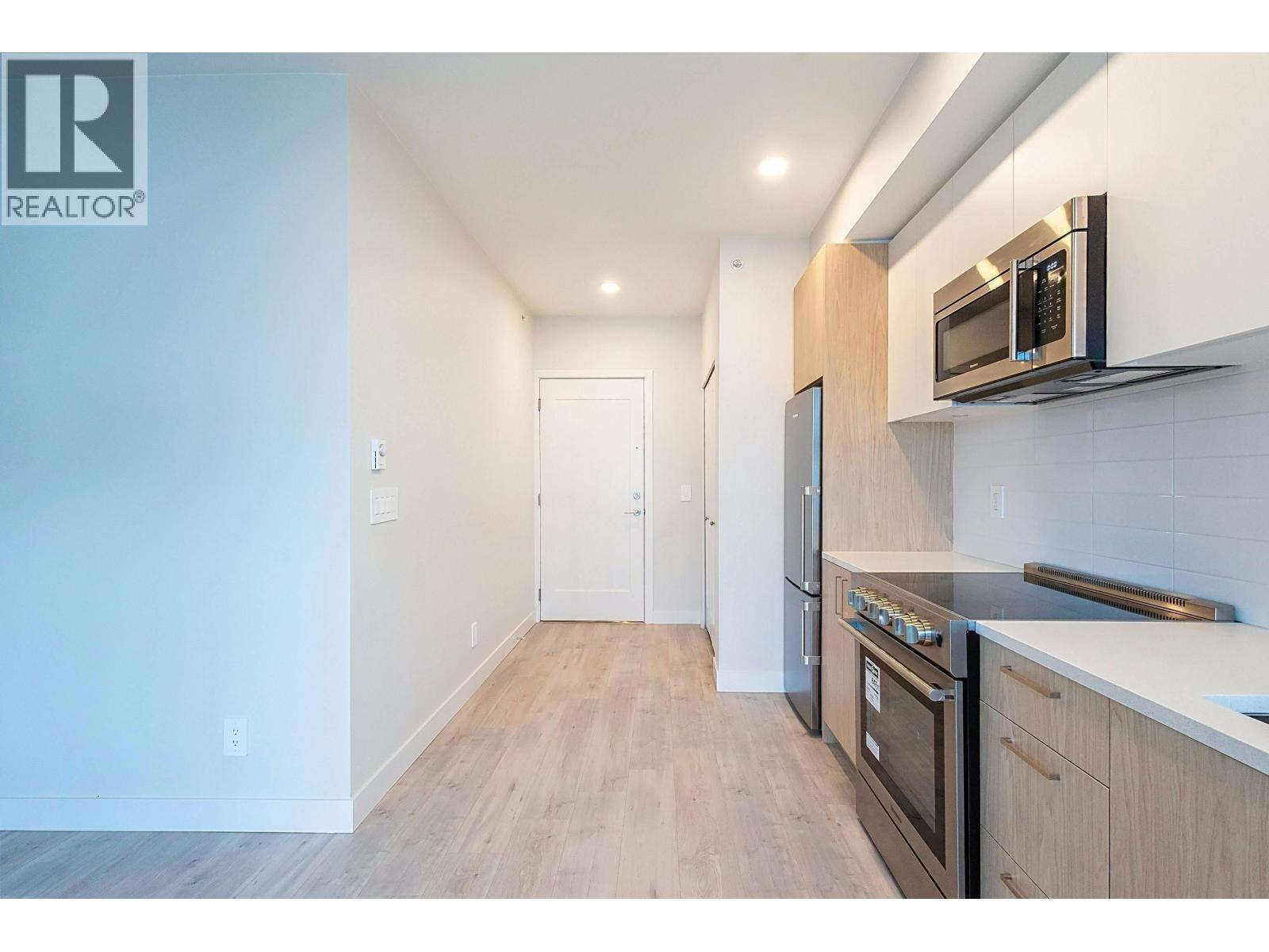 406 5535 Hastings Street Property Photo 7