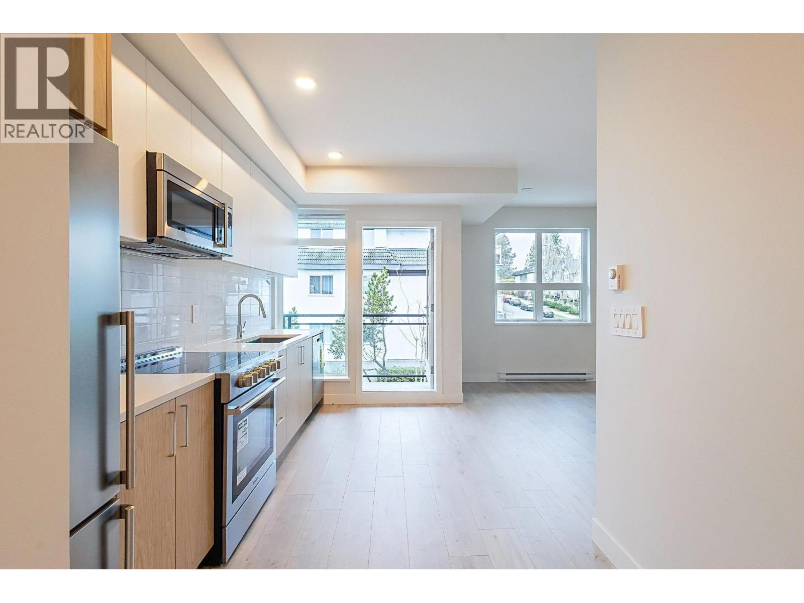 406 5535 Hastings Street Property Photo 8