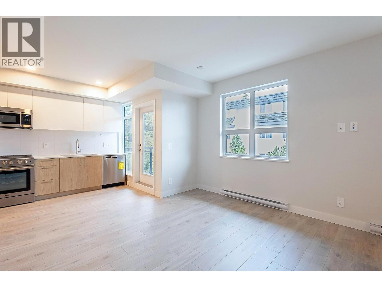 406 5535 Hastings Street Property Photo 12