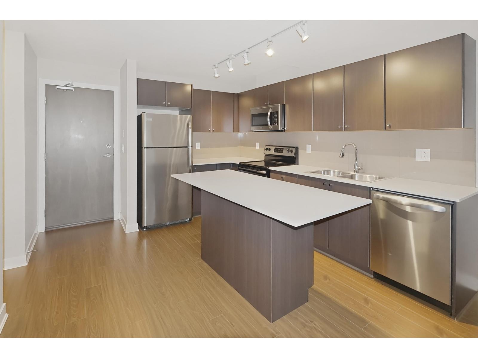 417 13740 75a Avenue Property Photo 2