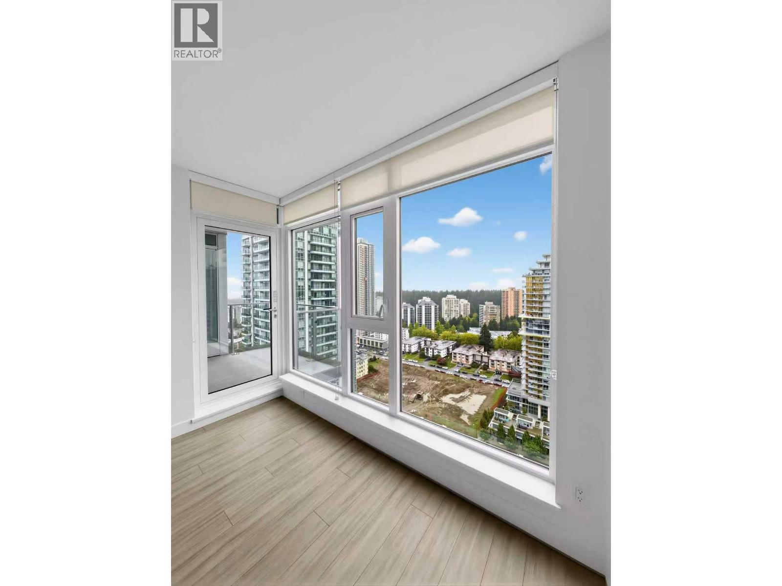 2404 6398 SILVER AVENUE Property Photo 1