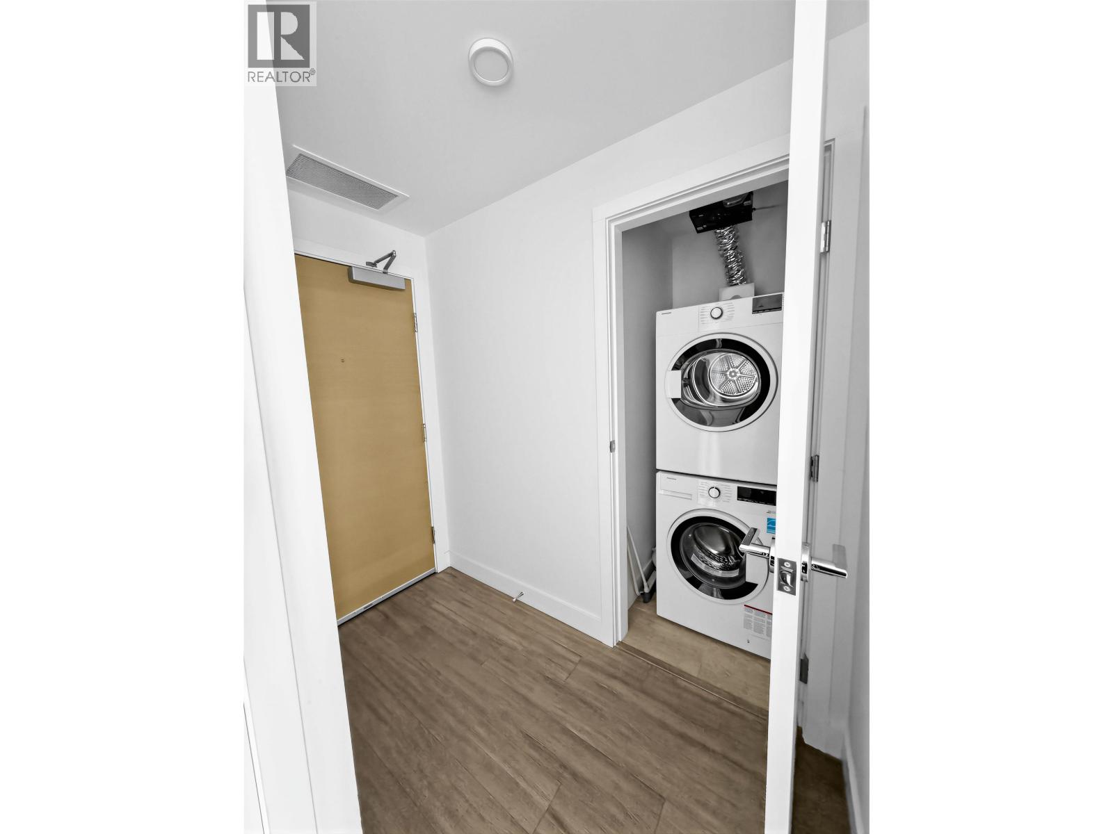 2404 6398 Silver Avenue Property Photo 6