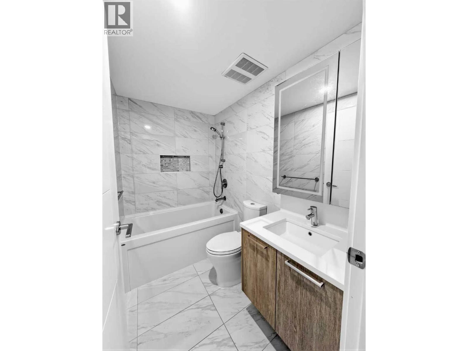 2404 6398 Silver Avenue Property Photo 8