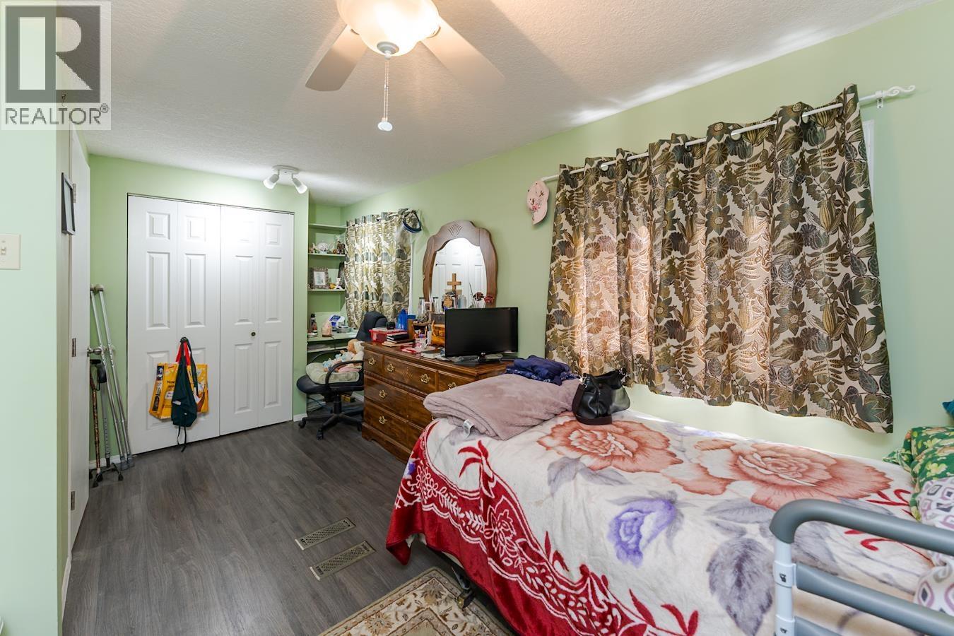 6815 Langer Crescent Property Photo 12