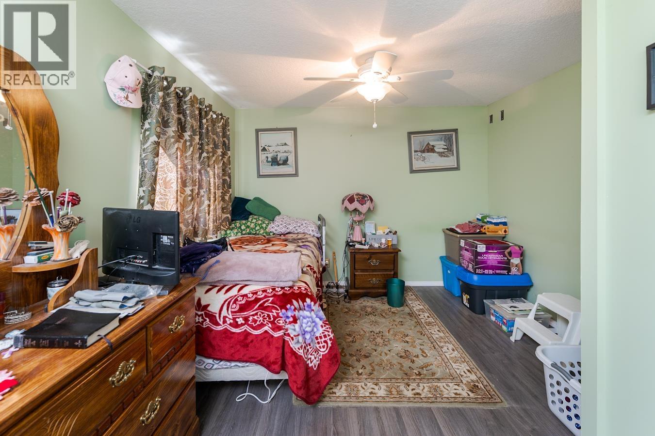 6815 Langer Crescent Property Photo 13
