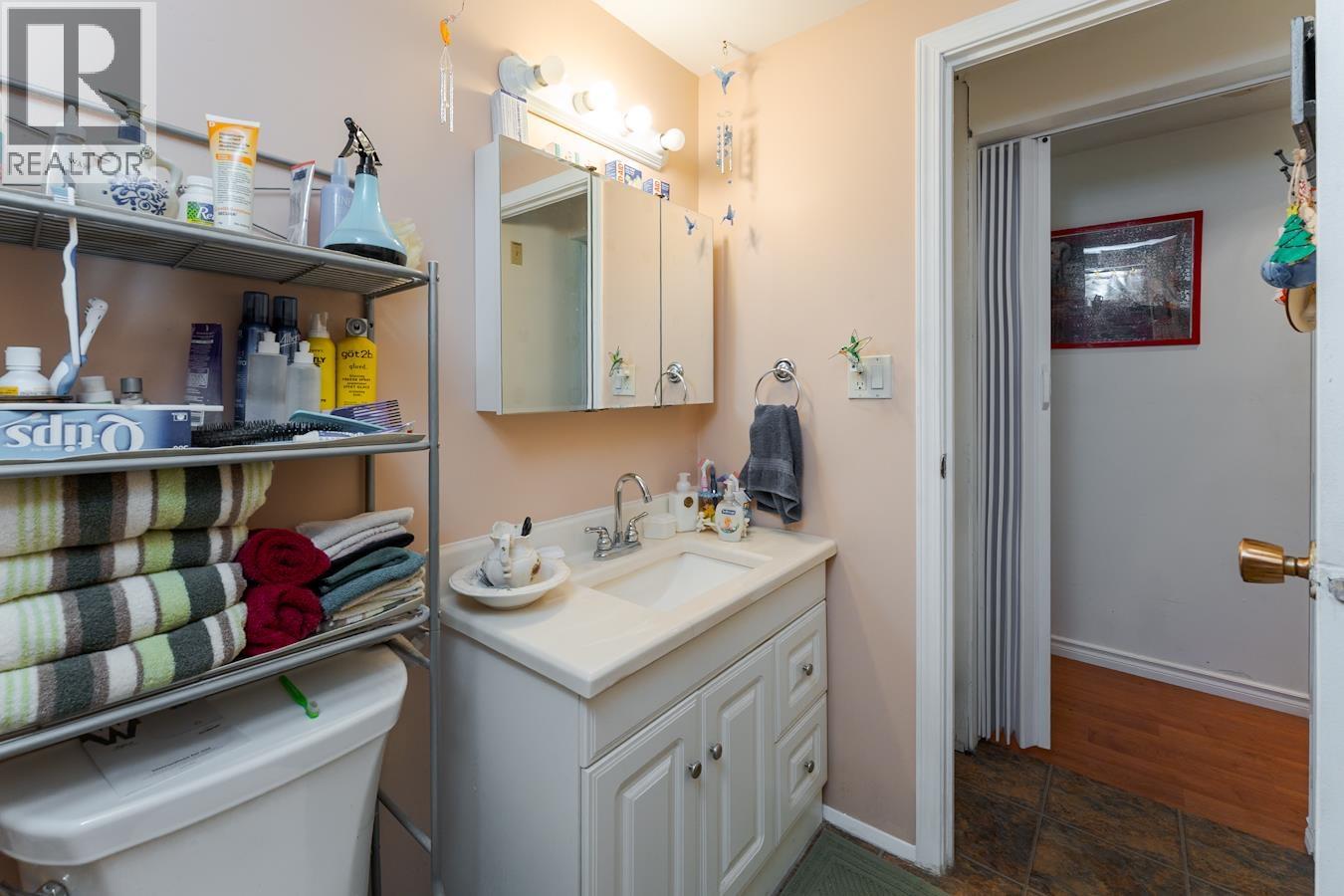 6815 Langer Crescent Property Photo 15