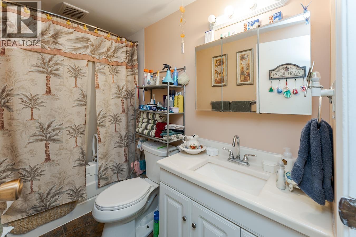6815 Langer Crescent Property Photo 16