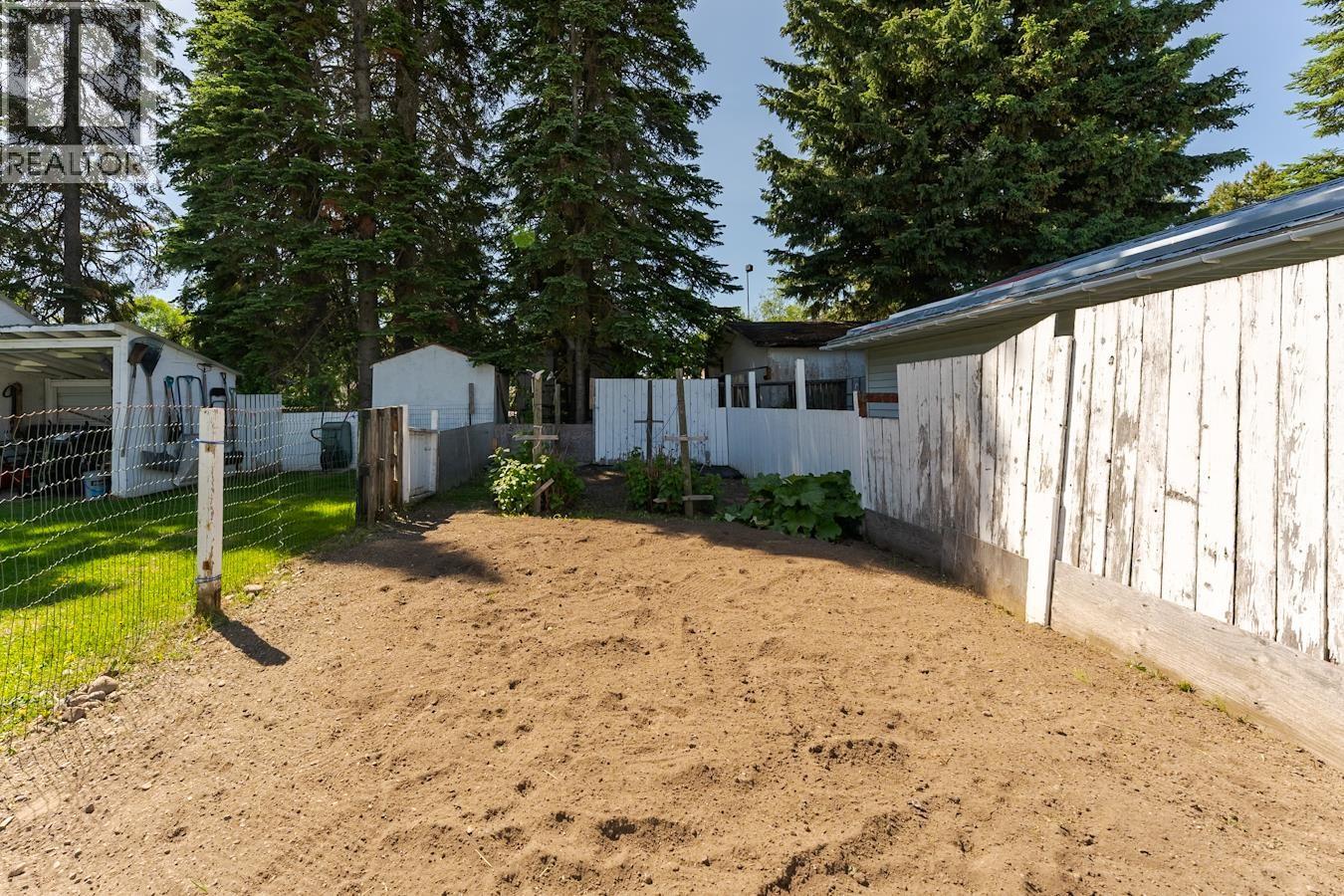 6815 Langer Crescent Property Photo 21