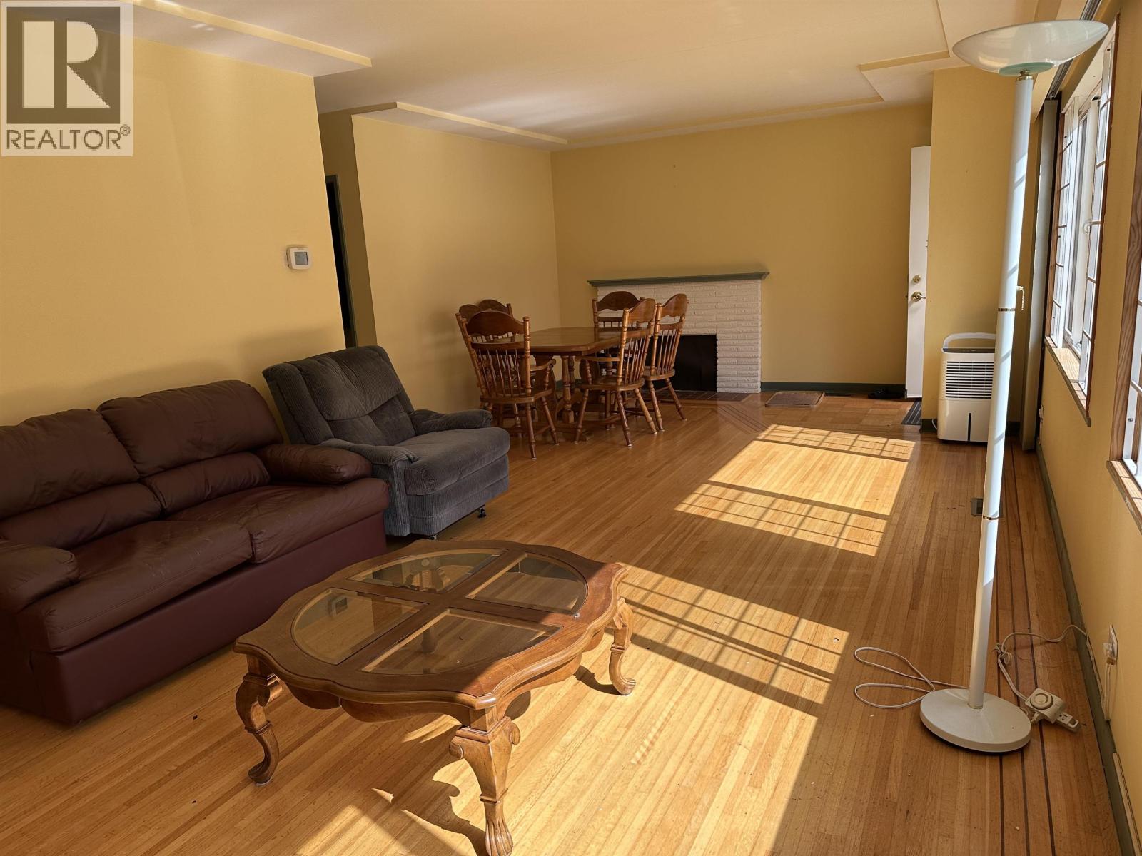 7223 Gladstone Street Property Photo 3