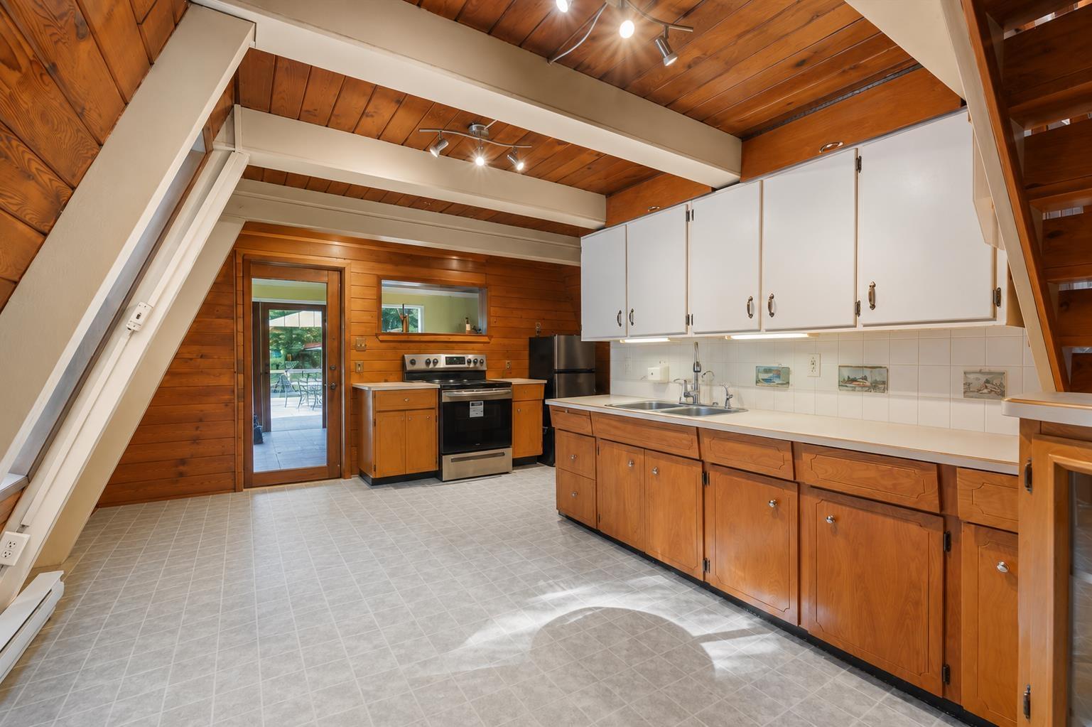 19393 Silver Skagit Road Property Photo 4