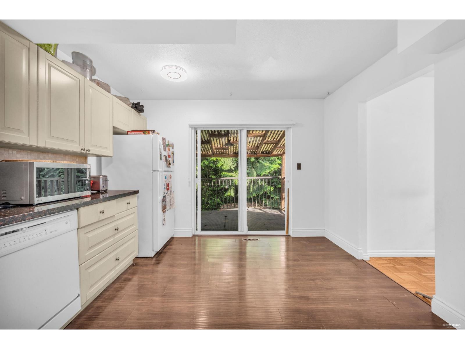 9618 139 Street Property Photo 7