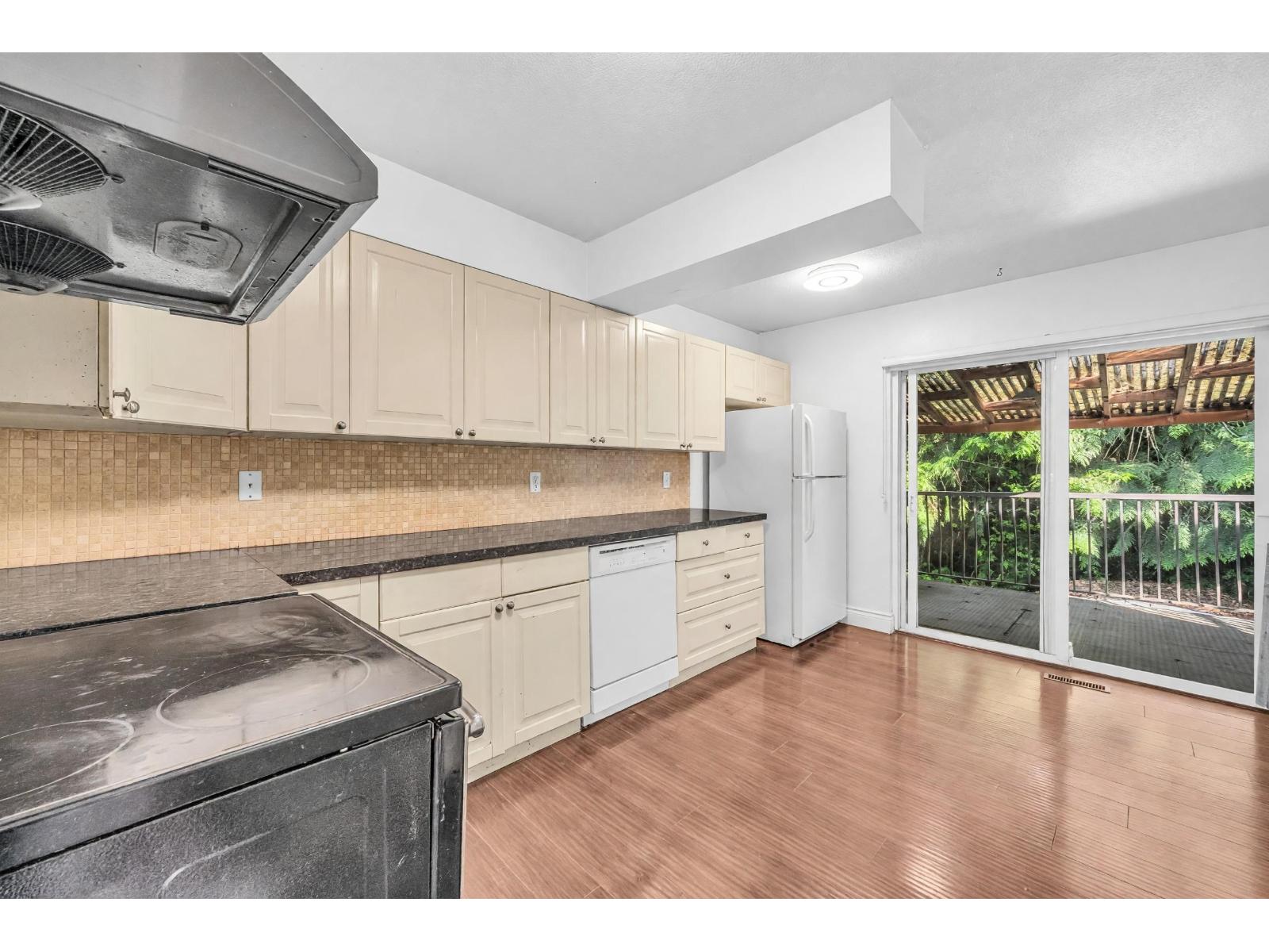 9618 139 Street Property Photo 8