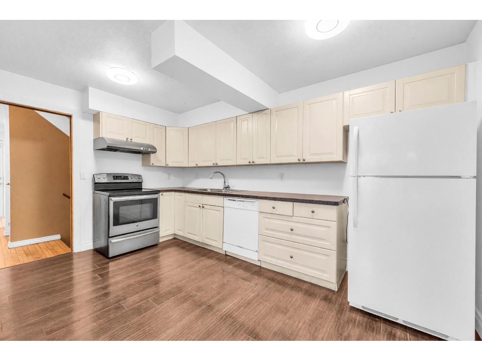 9618 139 Street Property Photo 9