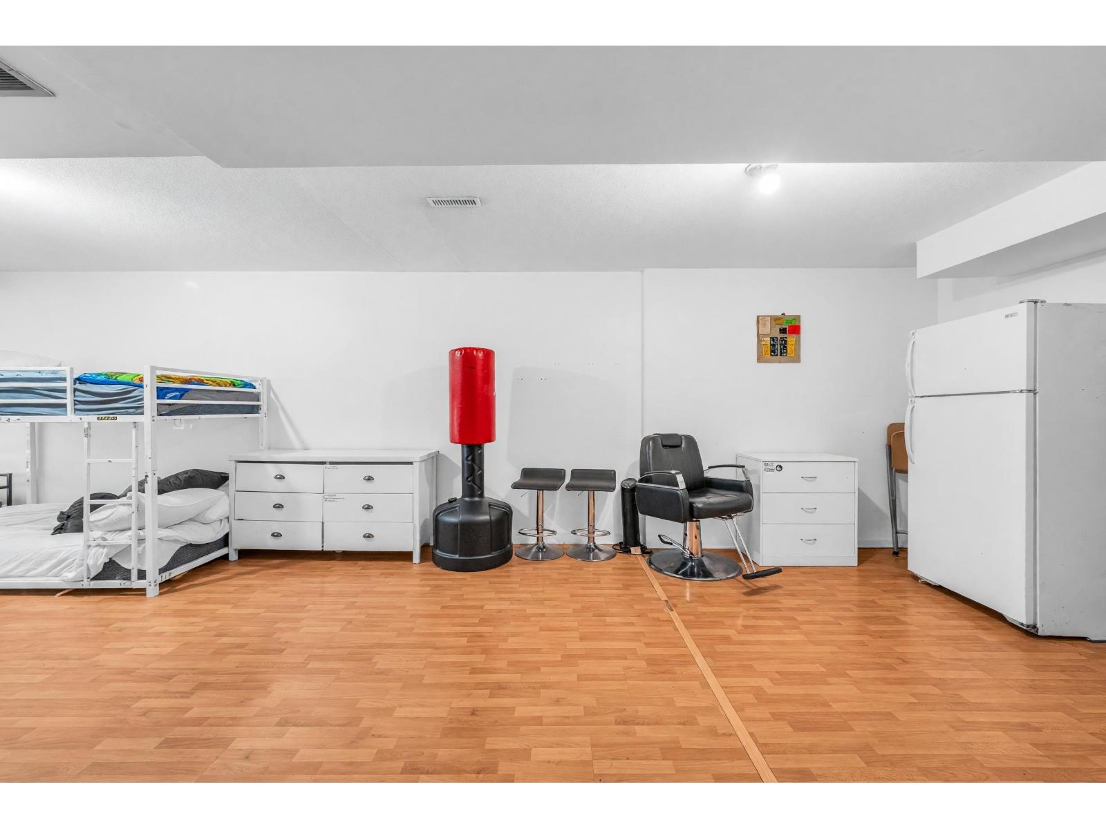 9618 139 Street Property Photo 16