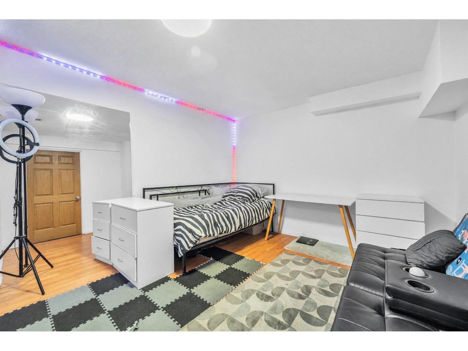 9618 139 Street Property Photo 19