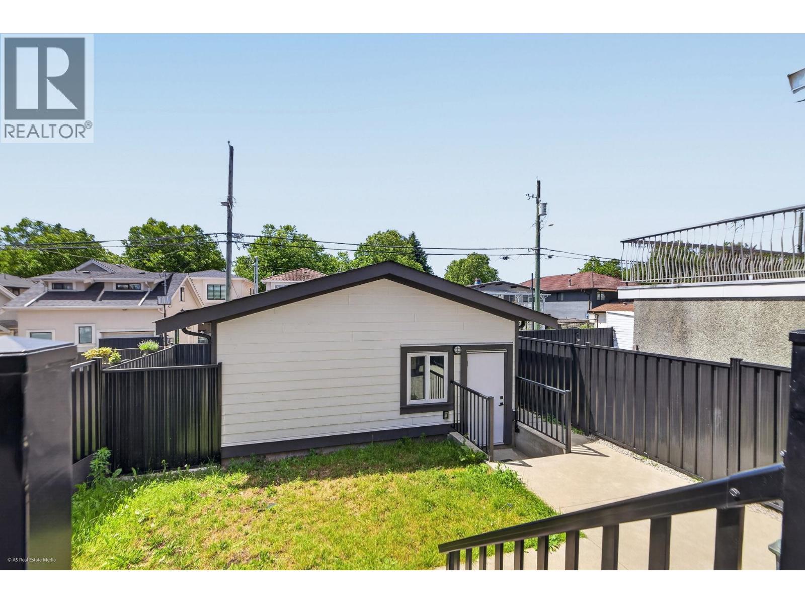 6749 Knight Street Property Photo 13