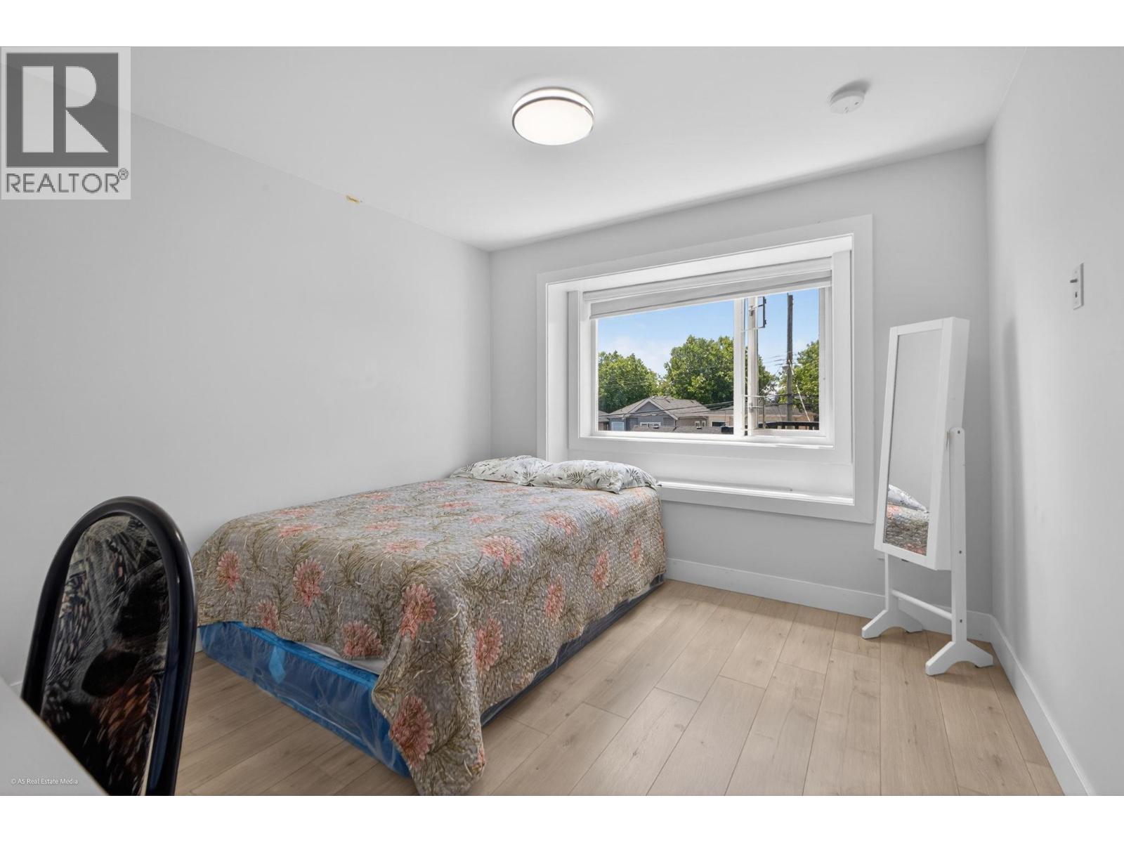 6749 Knight Street Property Photo 15