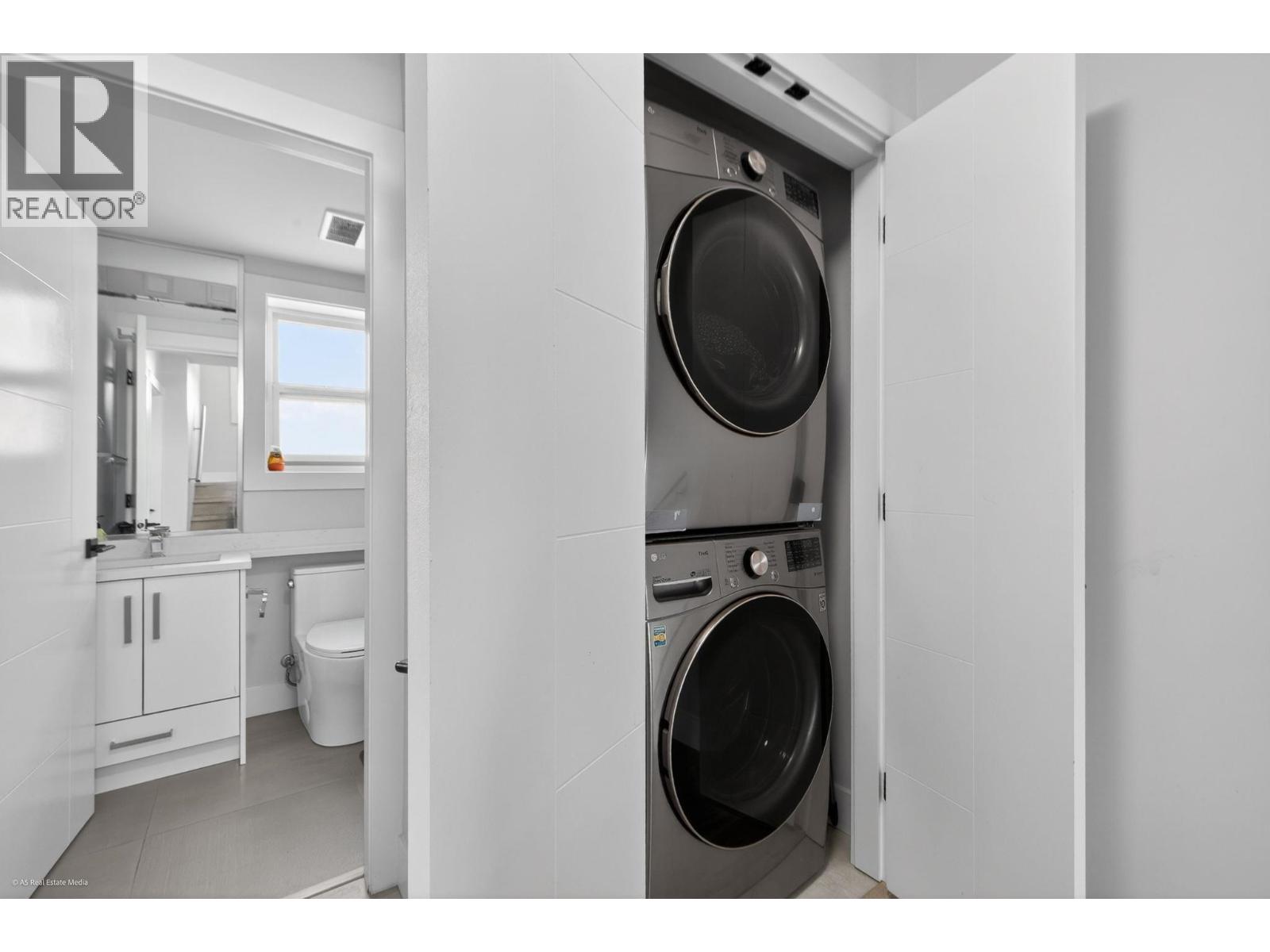 6749 Knight Street Property Photo 18