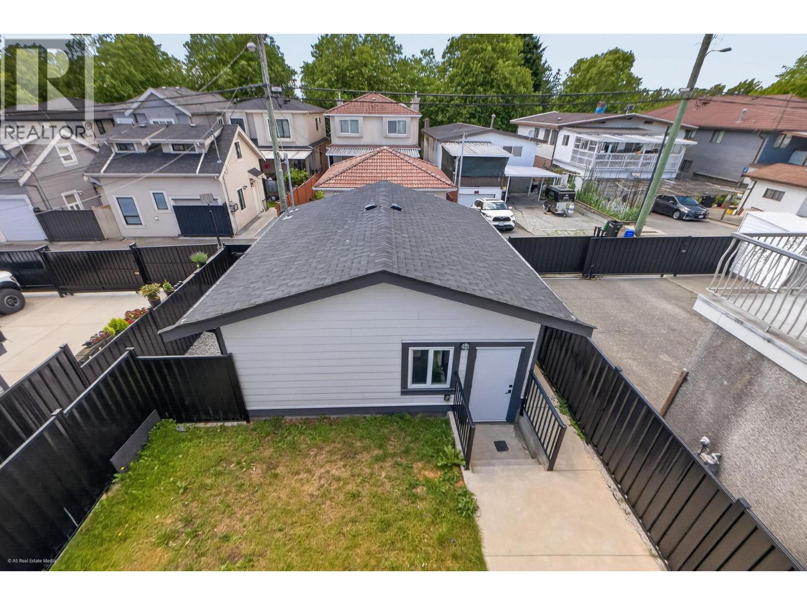 6749 Knight Street Property Photo 21