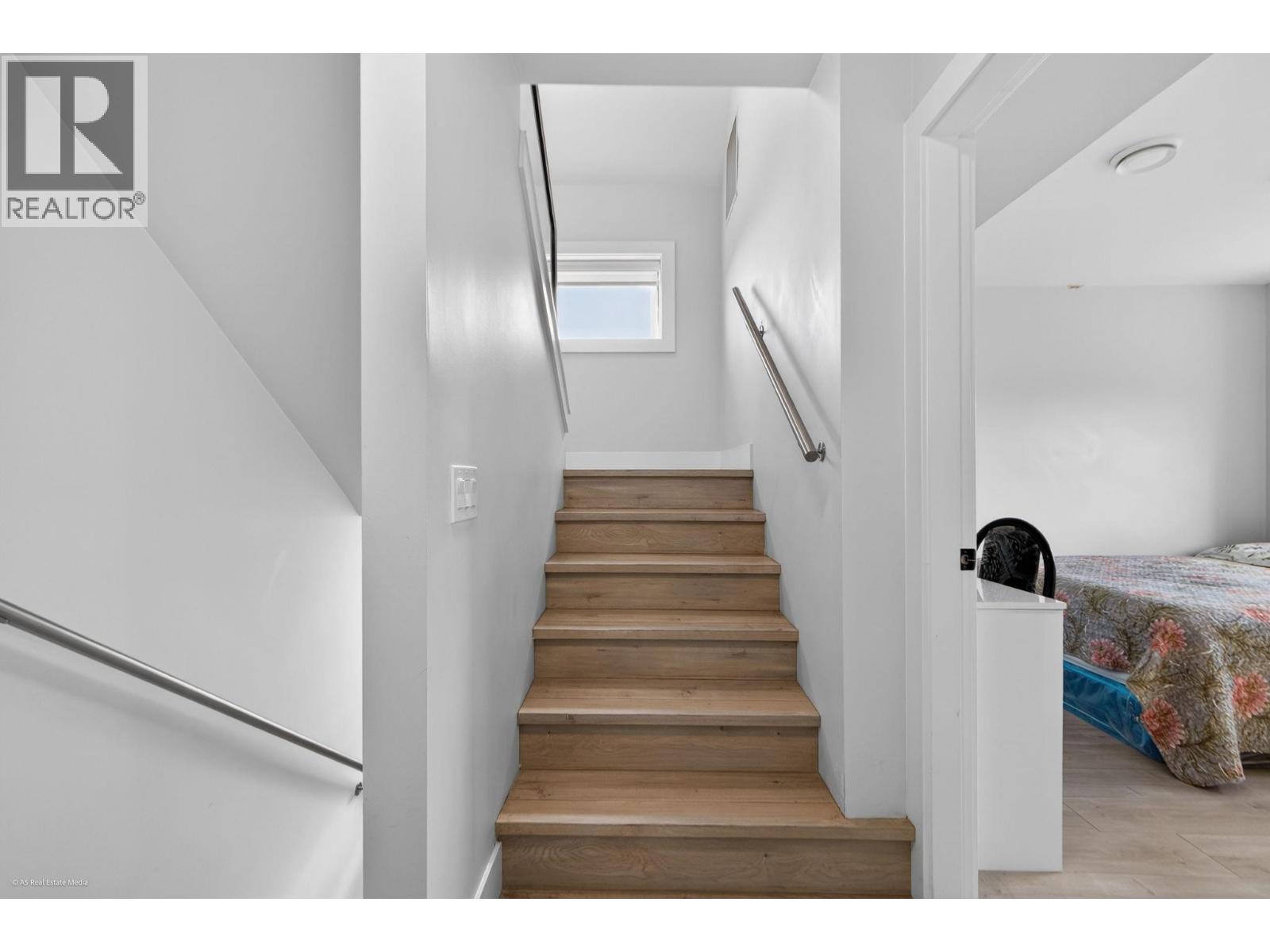 6749 Knight Street Property Photo 22