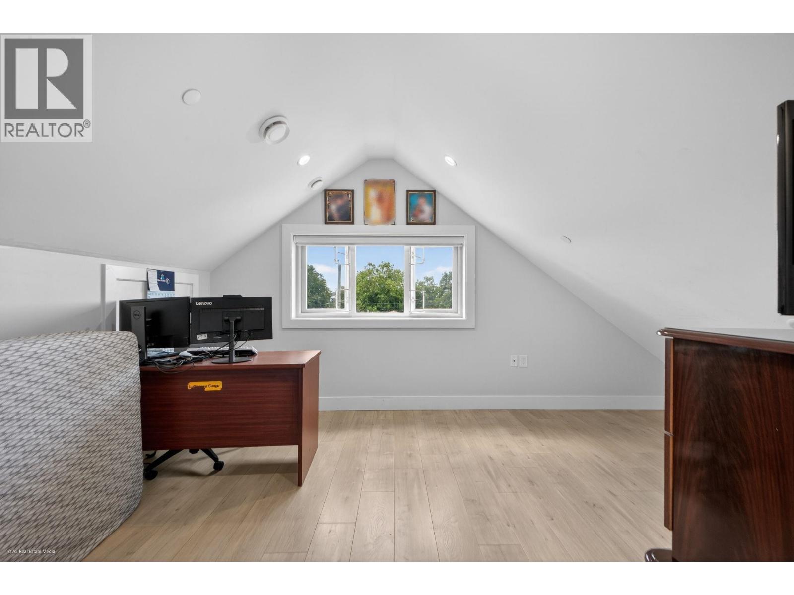 6749 Knight Street Property Photo 23