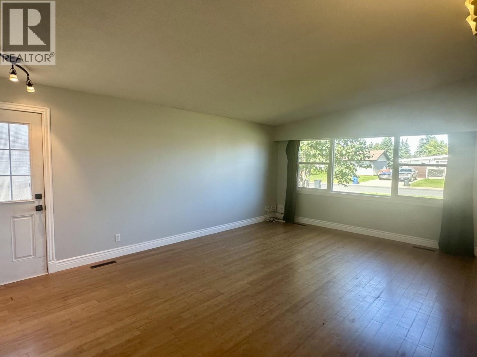 9403 112 Avenue Property Photo 15