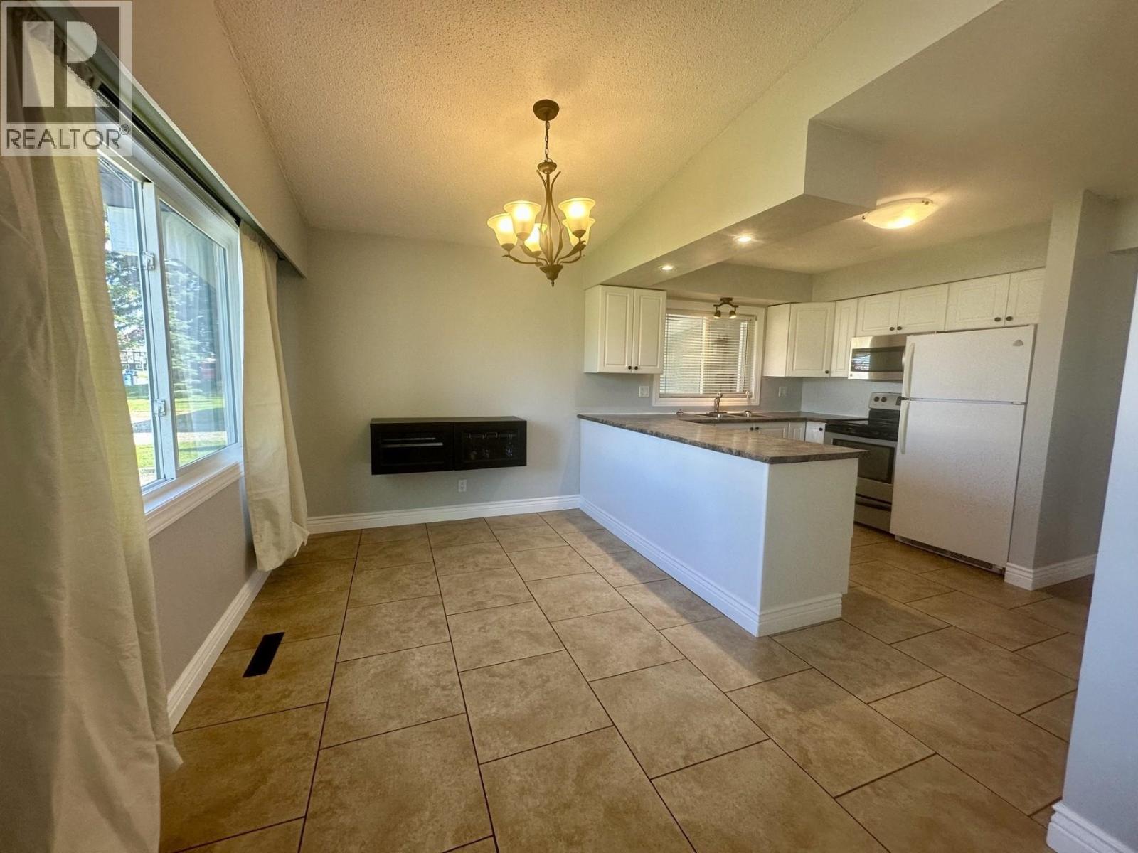 9403 112 Avenue Property Photo 17