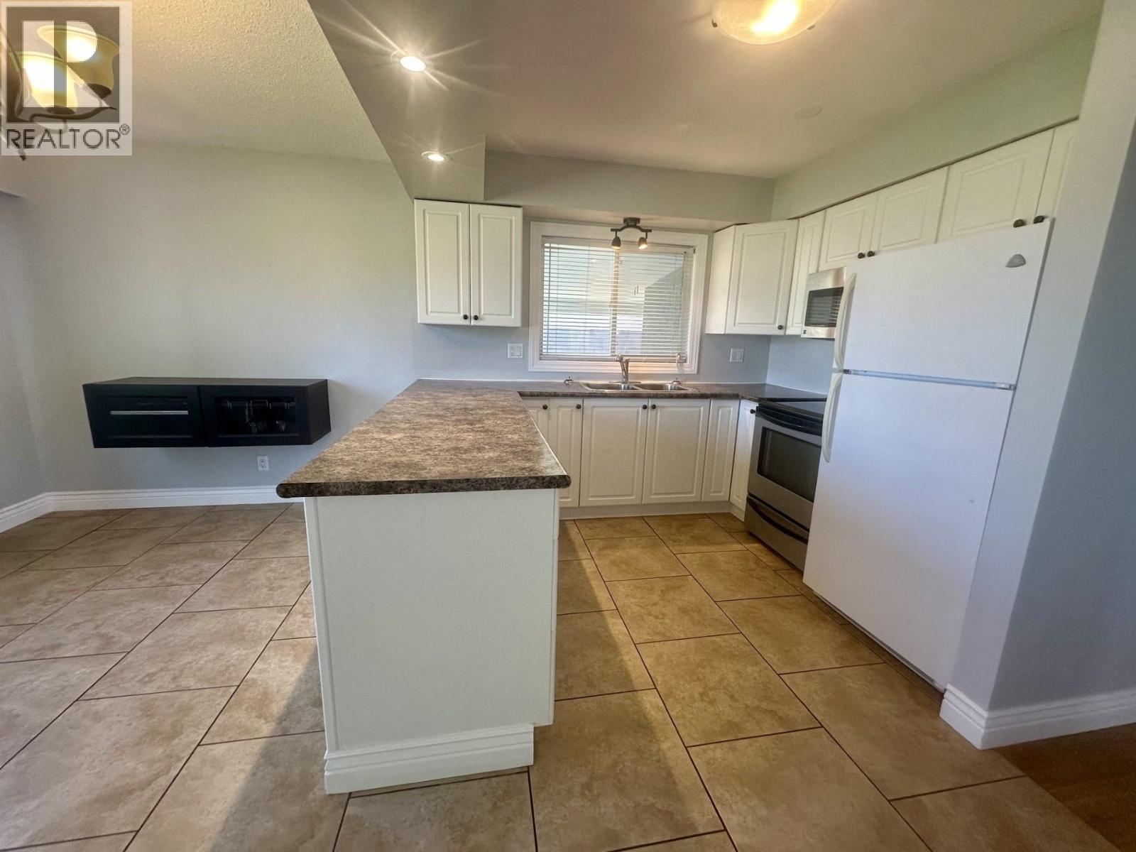 9403 112 Avenue Property Photo 22