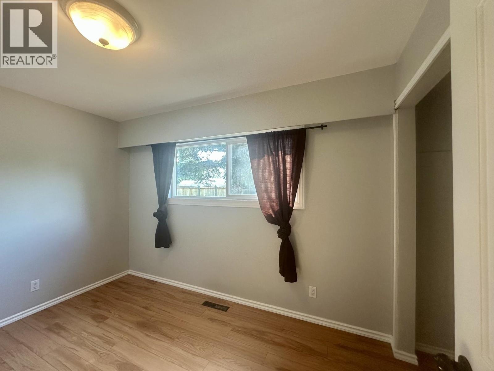 9403 112 Avenue Property Photo 26