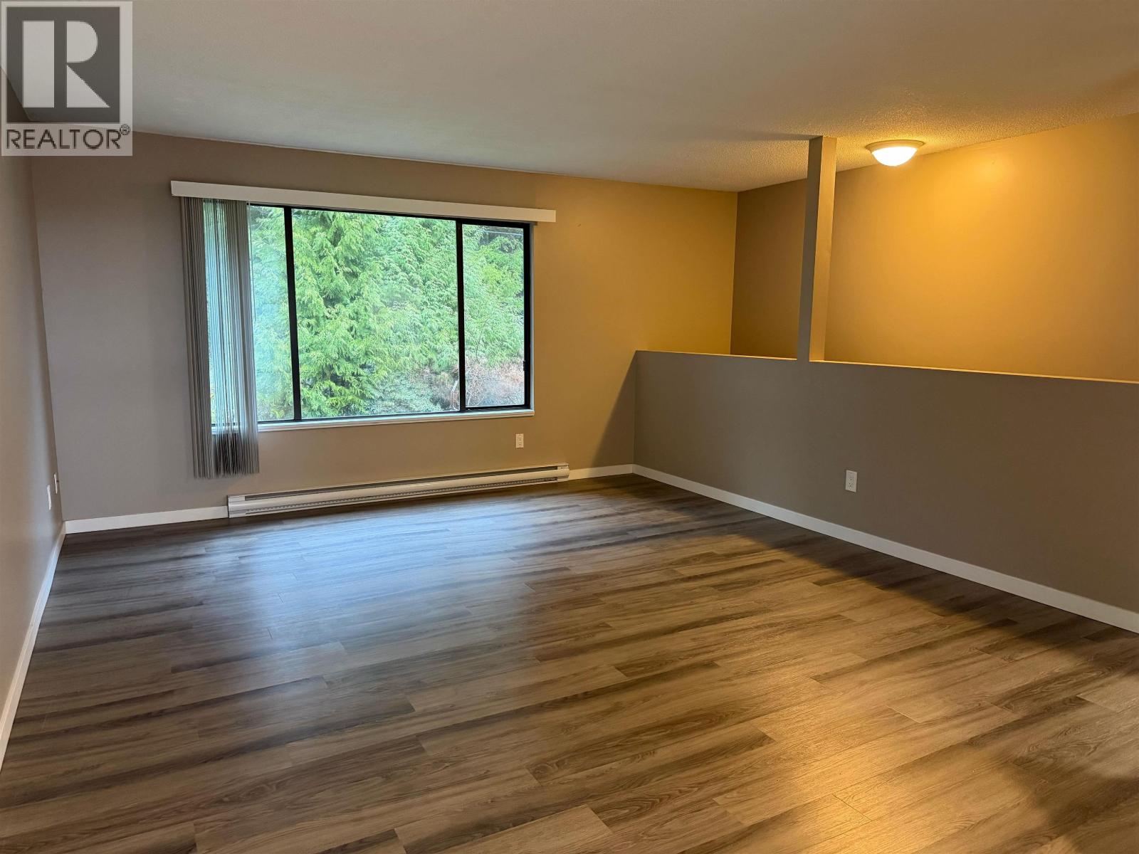 811 Reed Road Property Photo 2