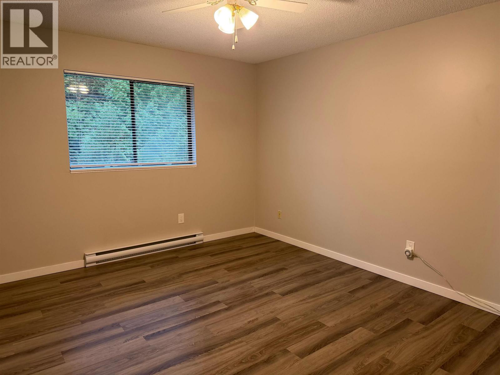 811 Reed Road Property Photo 6