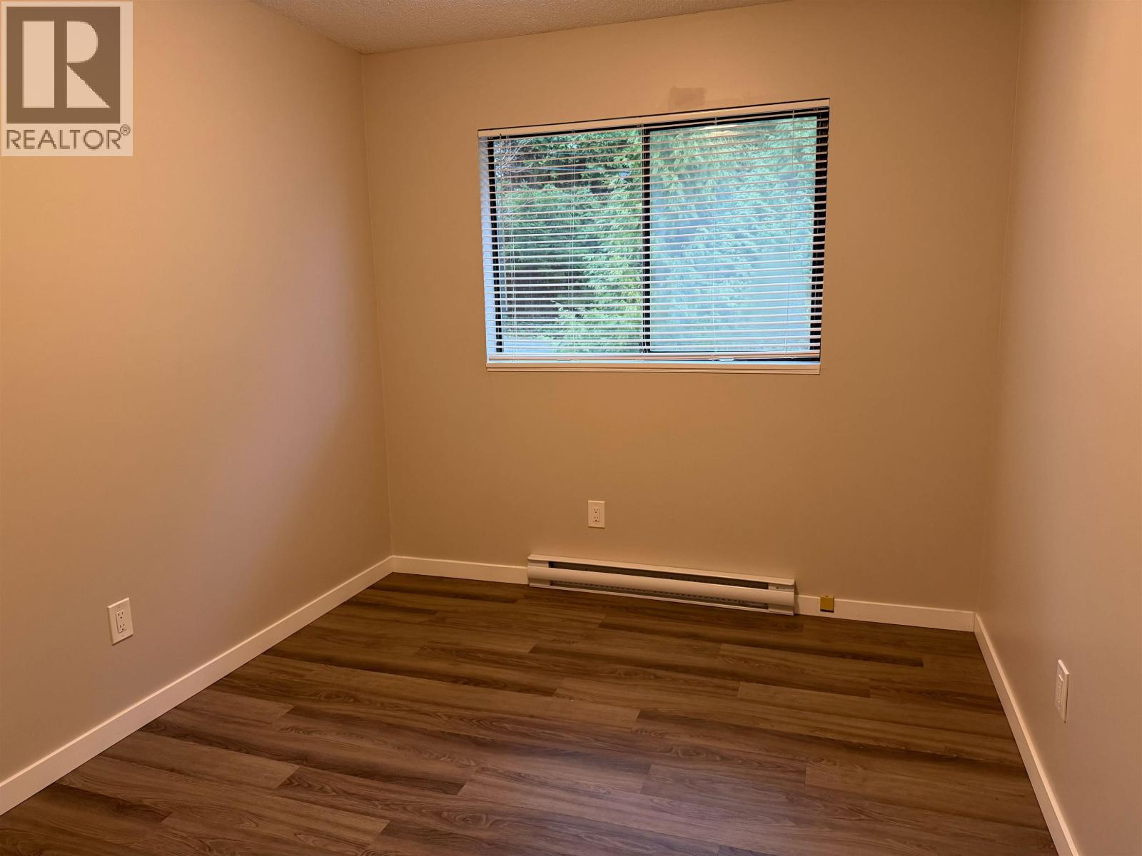 811 Reed Road Property Photo 7